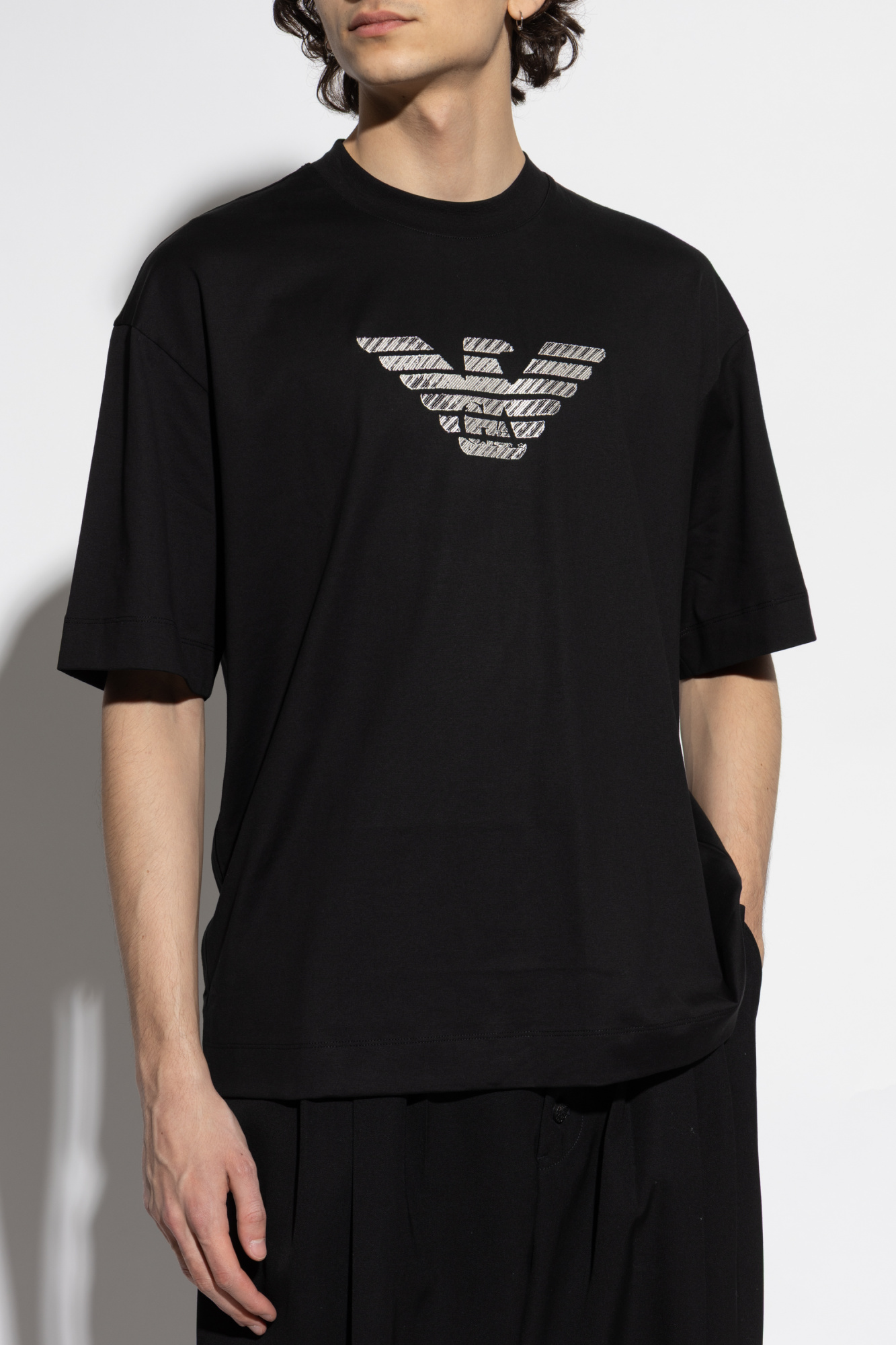 Tシャツ・カットソー EMPORIO ARMANI Men T-shirt Black EM001026AF13669 M8134 Emporio Armani T-shirt from the Sustainability collection